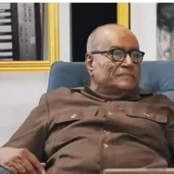 وفاة أديب وصحفي بارز وأحد مؤسسي المسرح اليمني الحديث
